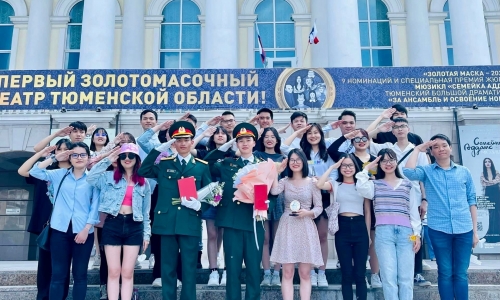 Thành phố Tyumen đã có sinh viên Việt Nam nhận bằng đỏ