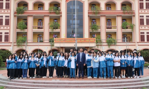 Đại học HSE giao lưu tại THPT chuyên Nguyễn Trãi – Hải Dương
