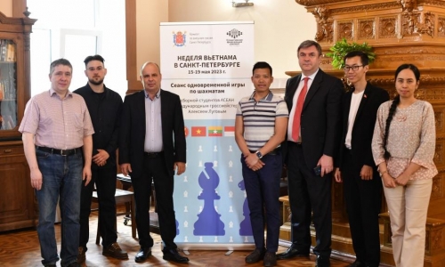 Sinh viên Việt Nam giao lưu cùng Đại kiện tướng cờ vua quốc tế