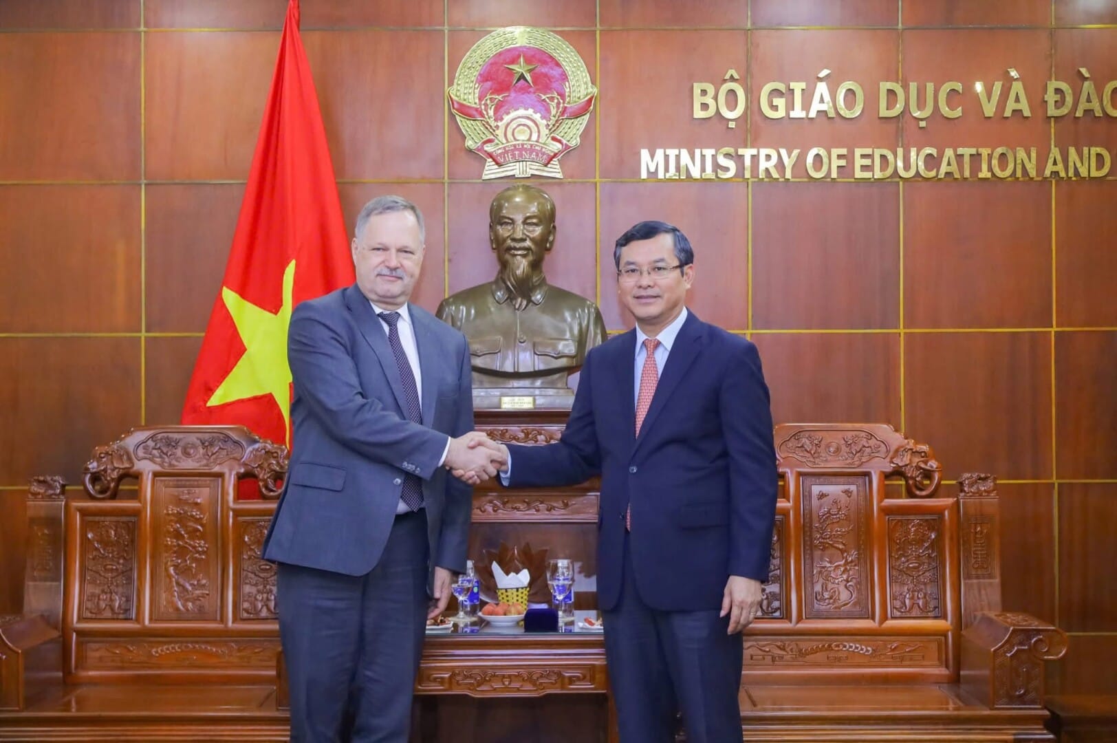 hoc bong chinh phu