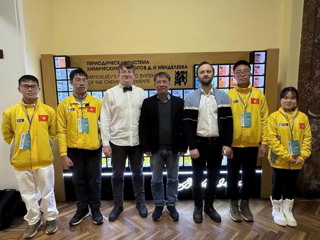 Học sinh Việt Nam giành Huy chương Vàng tại Olympic Dự án Hóa học Quốc tế 2026 tổ chức tại Đại học Quốc gia Moscow (Nga) - Du học Nga