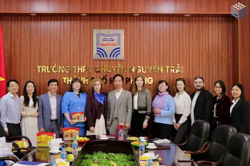 Đoàn đại diện các trường đại học Nga thăm Trường chuyên Nguyễn Trãi Hải Phòng - Du học Nga