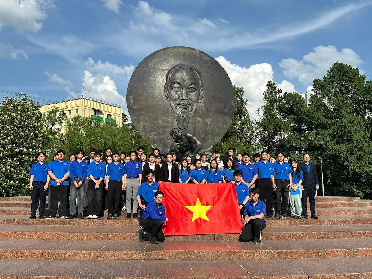 Du học sinh Việt Nam tại Đại học sư phạm Moskva tham gia hoạt động 19/5