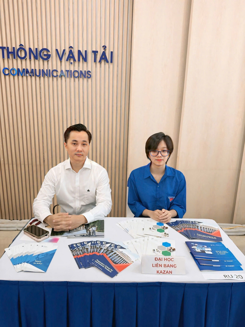 Trong Khuôn Khổ Hội Nghị Hiệu Trưởng Việt Nam – Liên Bang Nga 2026, đội Ngũ Du Học Nga Cũng Tham Dự Sự Kiện Với Tư Cách đại Diện Tuyển Sinh Và Kết Nối Hợp Tác Của Đại Học Liên Bang Kazan.