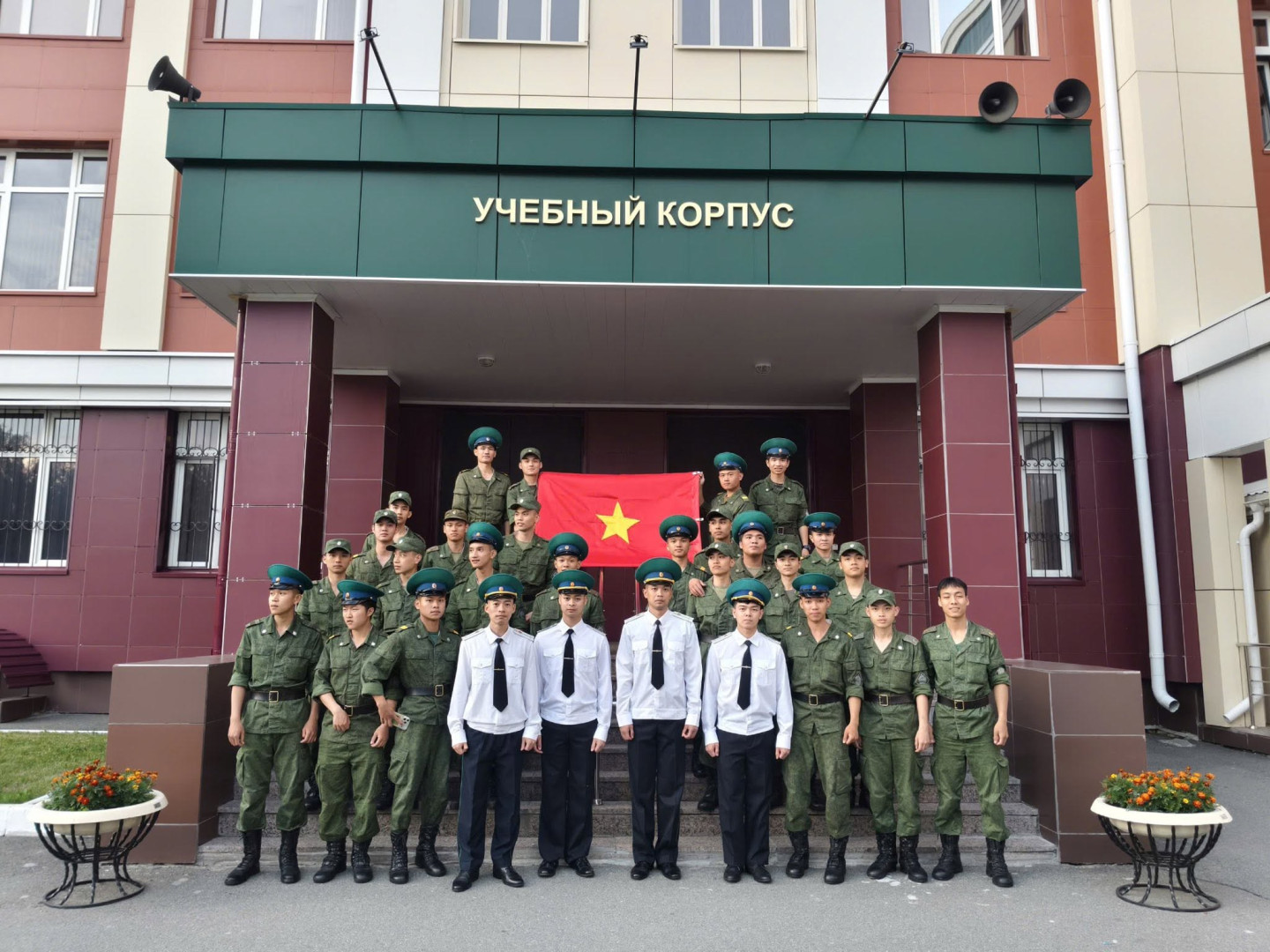Bằng đỏ du học Nga và thành tích đặc biệt của học viên Việt Nam tại Học viện Biên phòng Kurgan