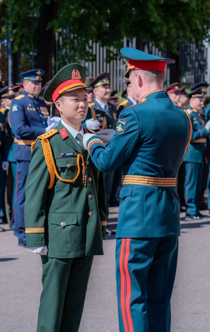 Du Học Sinh Việt Nam Tại Nga Nhận Bằng Đỏ 7