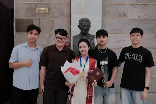 Tân Thạc sĩ Lê Thị Tú Ngọc tốt nghiệp bằng đỏ tại Đại học Công nghệ Hóa Nga Mendeleev - Du học Nga