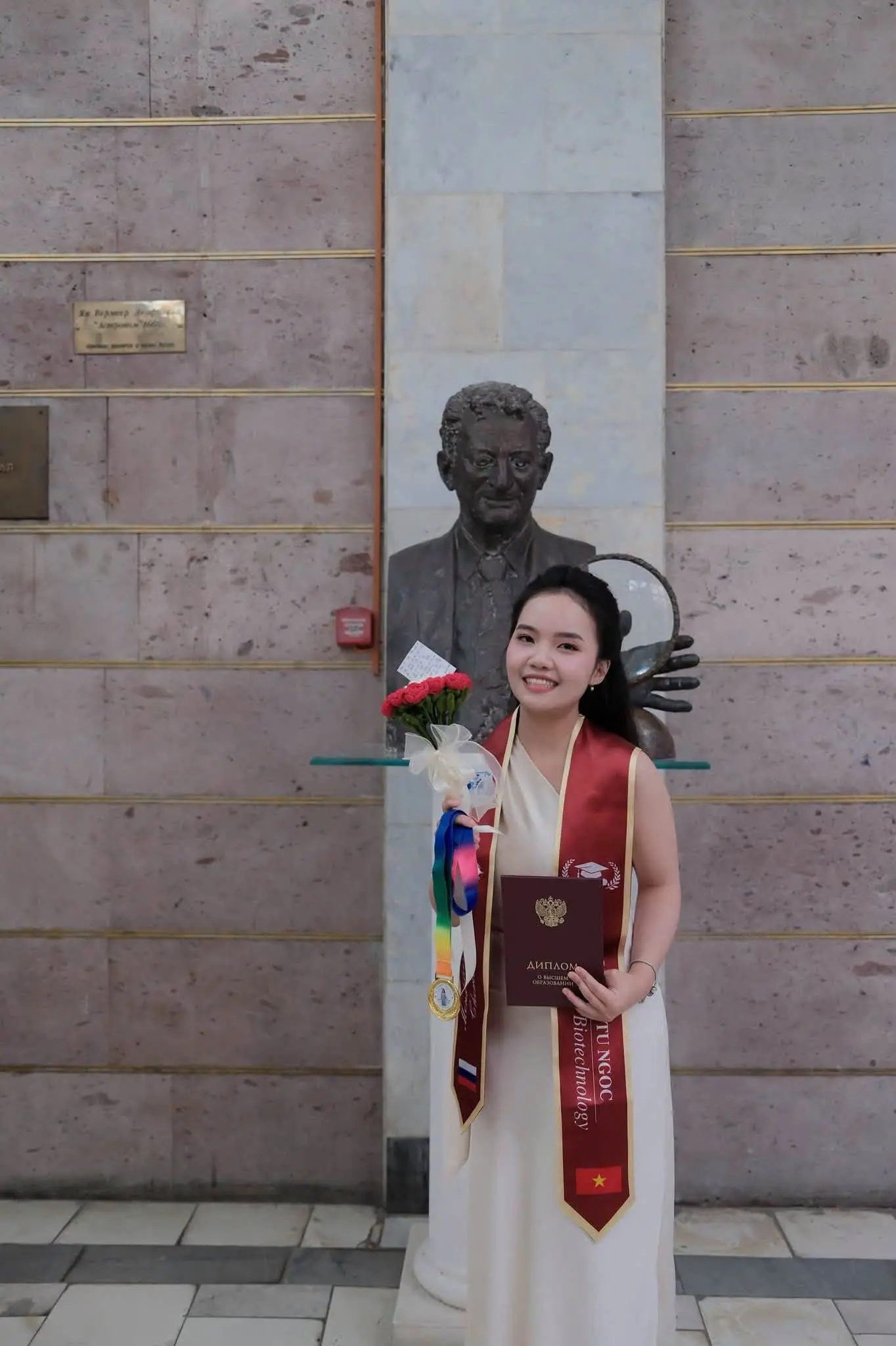 Tân Thạc Sĩ Lê Thị Tú Ngọc Tốt Nghiệp Bằng đỏ Tại Đại Học Công Nghệ Hóa Nga Mendeleev 3