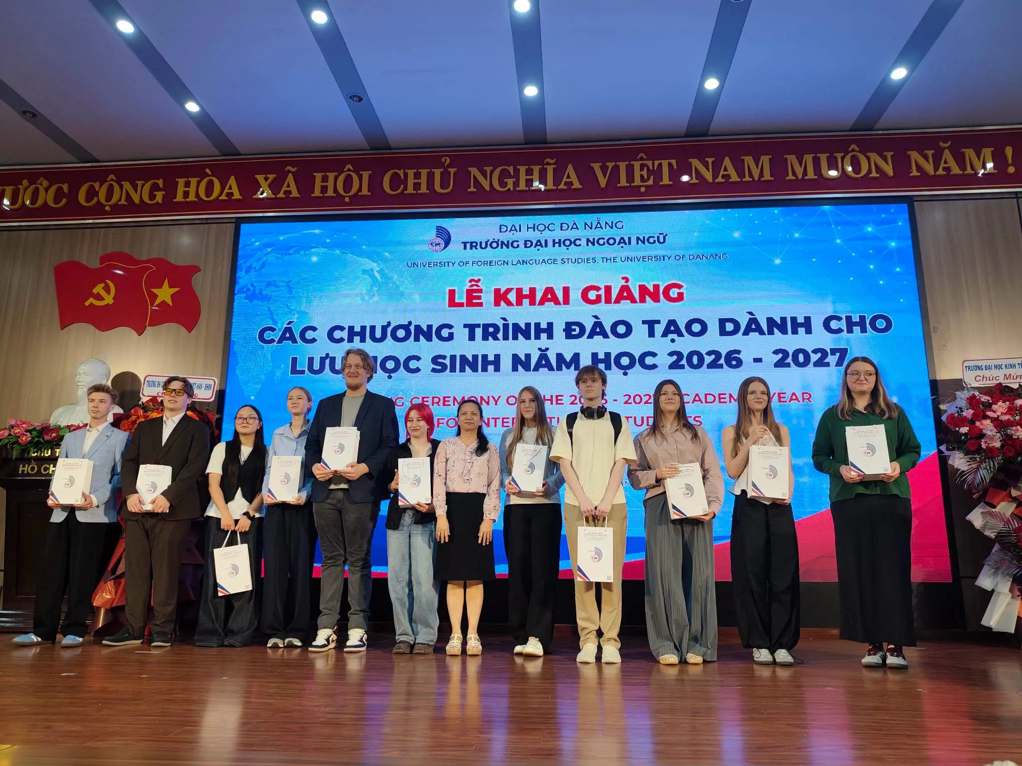 Chương trình trao đổi sinh viên Nga tại Đà Nẵng giúp sinh viên MGLU và FEFU học tiếng Việt